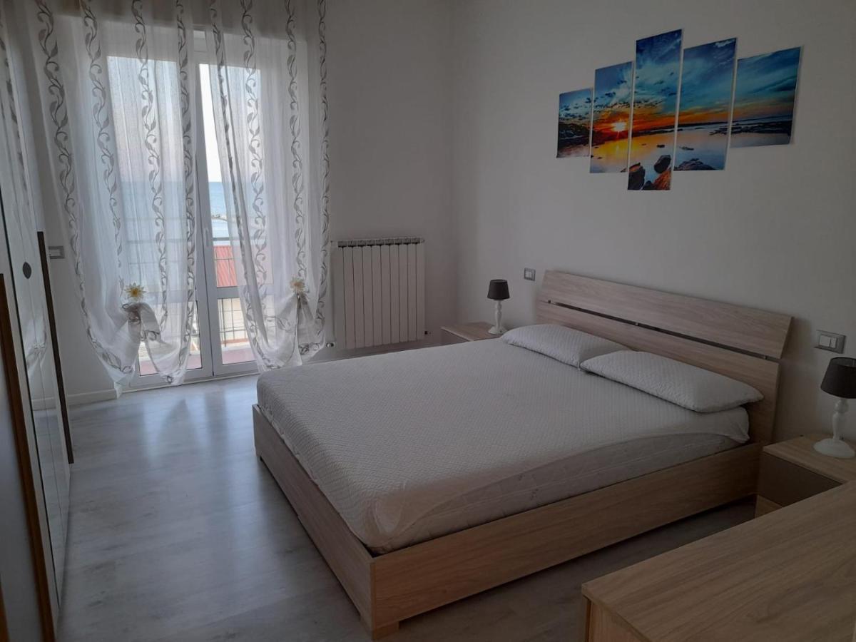 Appartamento Fronte Mare Falconara Marittima Zewnętrze zdjęcie
